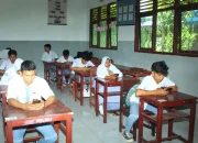 Intip Pelaksanaan Ujian Akhir Sekolah Berbasis Android di SMAN 5 Ternate