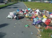 Warga Keluhkan Sampah Berserakan di Kota Labuha, Bau Busuk Ganggu Pengguna Jalan