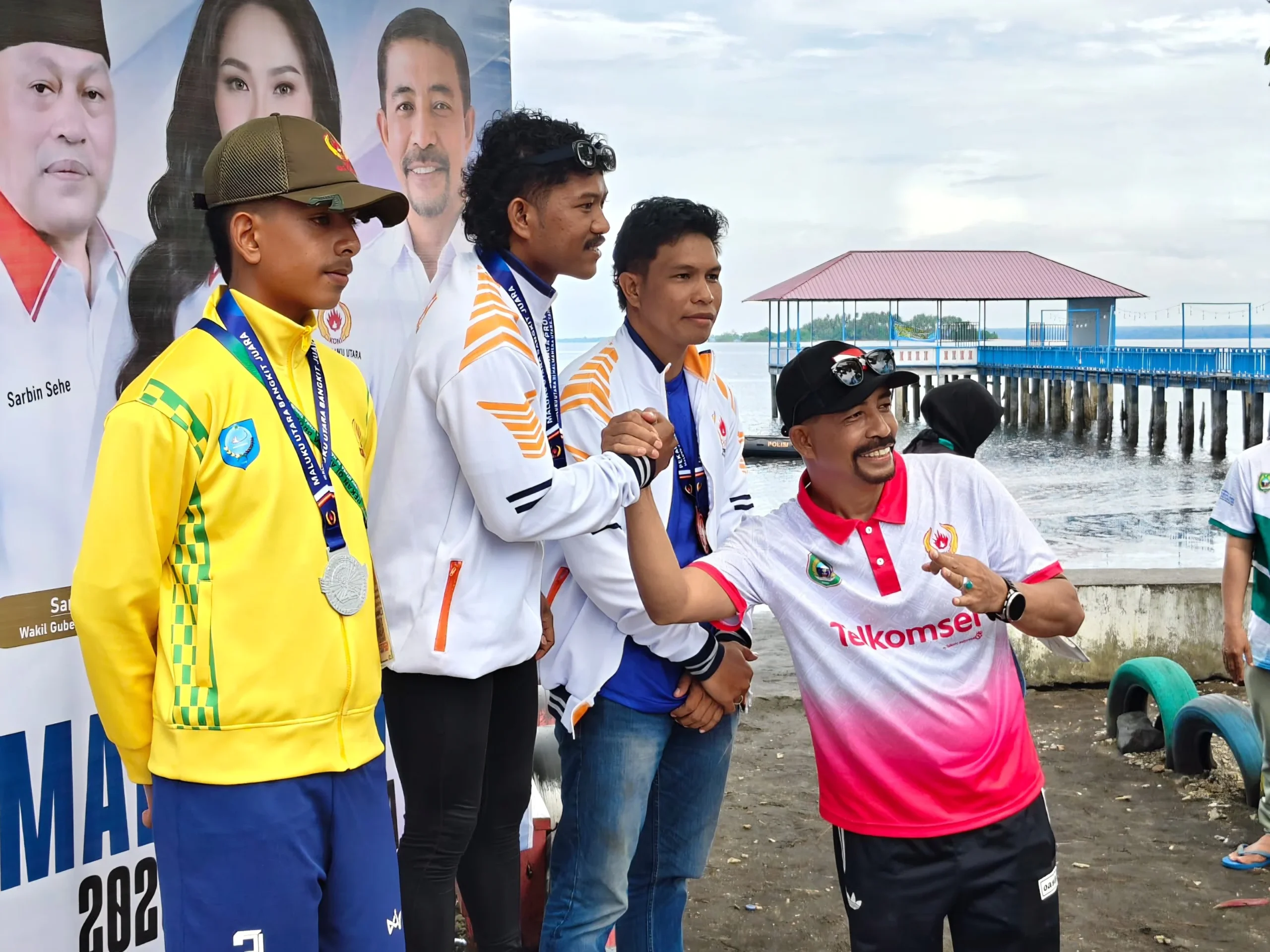 Atlet selam Halmahera Selatan, M. Ela H Iskandar, saat berhasil mengamankan medali emas pada nomor Orientasi Bawah Air (OBA) putra dalam Porprov V Malut di Pantai Pitu, Halmahera Utara.