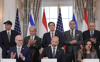 Israel-Lebanon Sepakat Damai, Warga Protes Hingga Berujung Bentrok