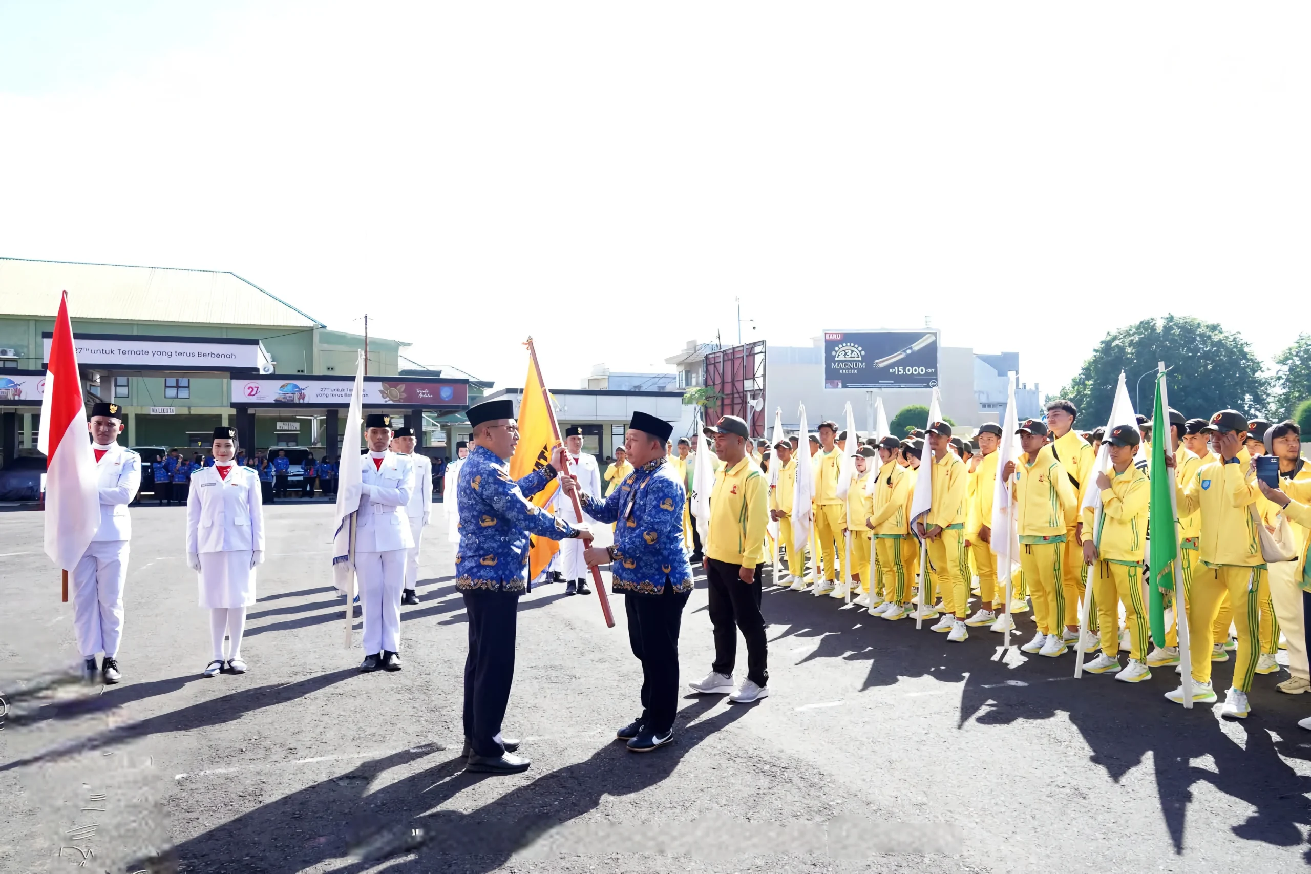 Wali Kota Ternate Tauhid Soleman resmi melepas kontingen Kota Ternate untuk berlaga di PORPROV V Maluku Utara, Senin (1/6/2026). Tauhid meminta seluruh atlet meraih prestasi terbaik dengan menjunjung tinggi sportivitas dan mengharumkan nama daerah.